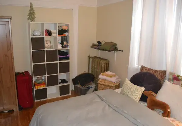 2512 Windsor St. bedroom